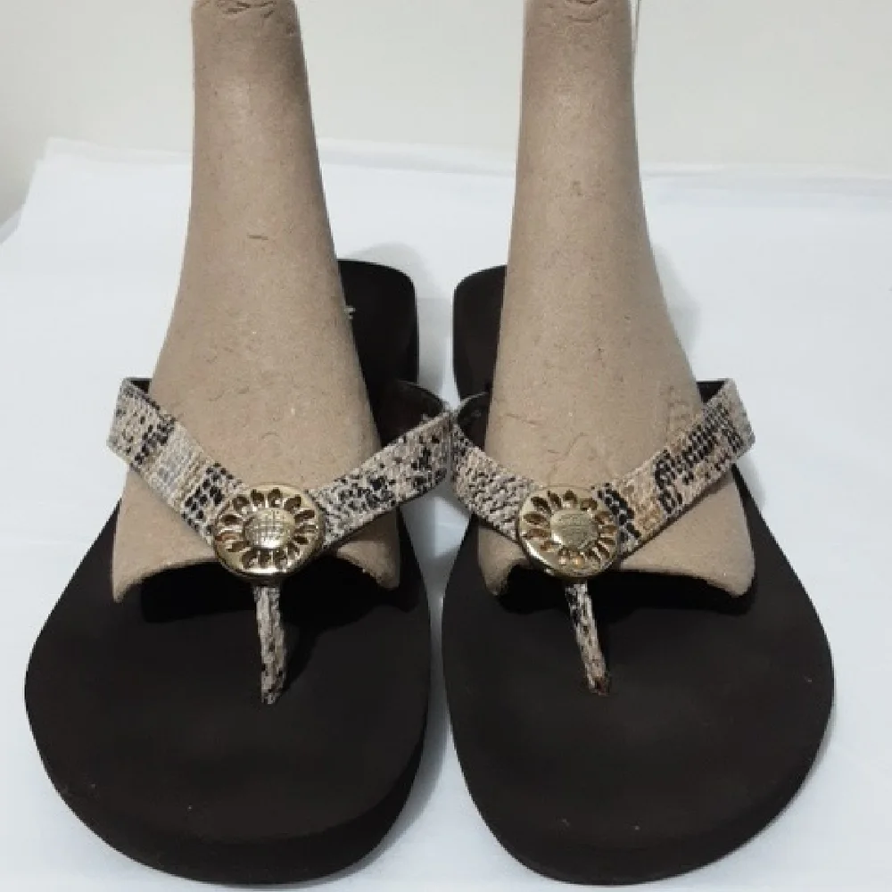YELLOW BOX EDA Stylish Women's 8.5 Sandals with Gold Accents - Picture 1 of 6